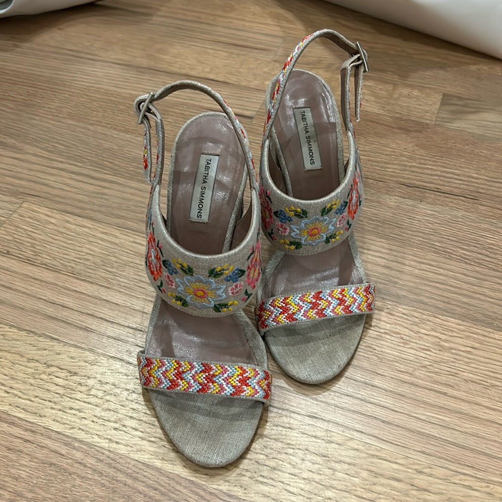 Tabitha Simmons size 37 embroidered heels